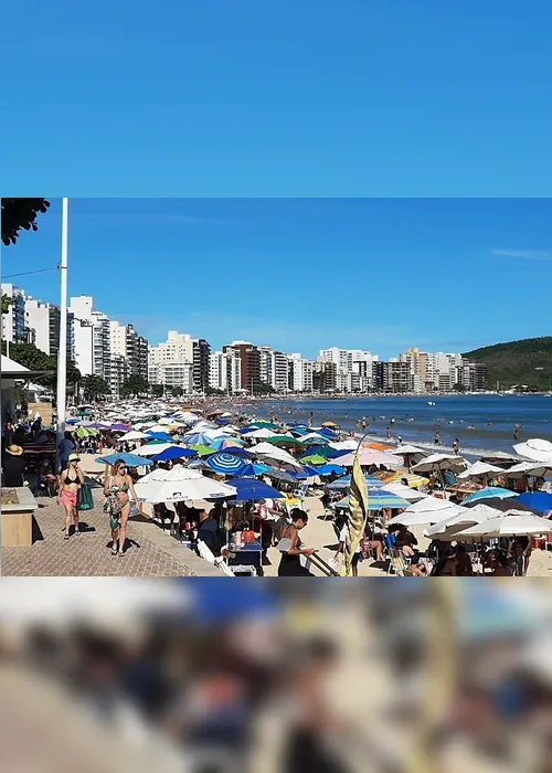 
          Imagem ilustrativa da imagem Pedido é de não aglomeração, mas praias de Guarapari estão lotadas
          