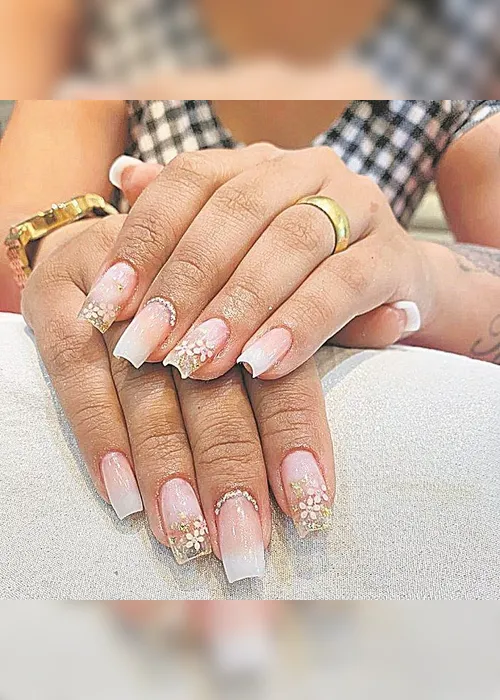 
          Imagem ilustrativa da imagem Unhas decoradas e criativas para o Natal
          