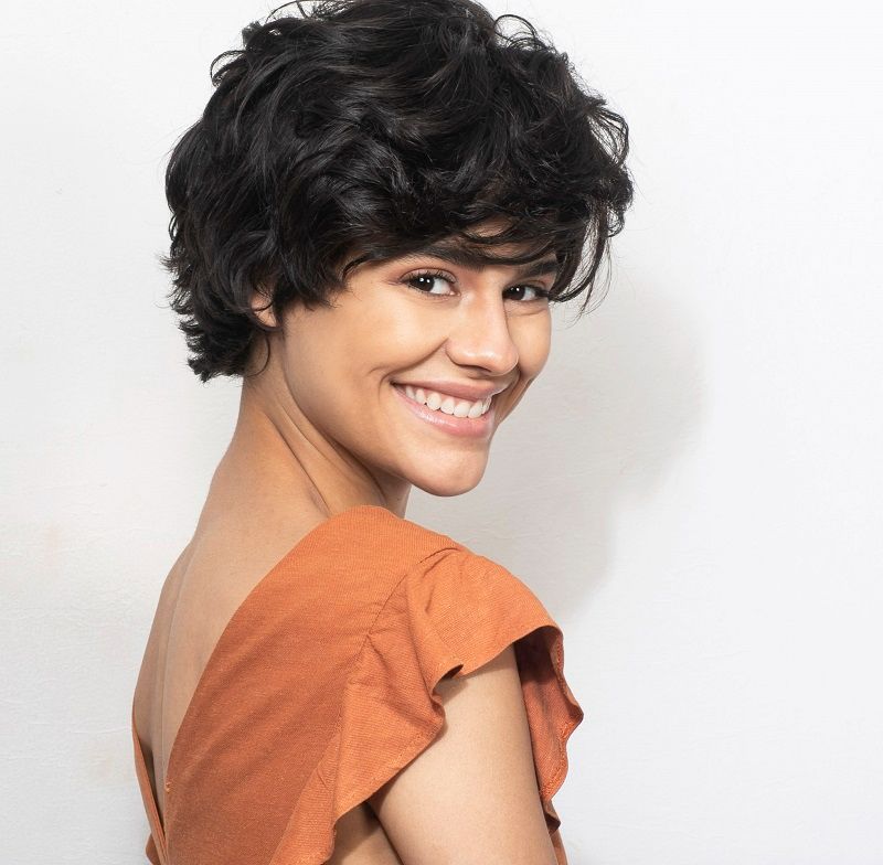 A atriz Arianne Botelho faz a sua estreia no cinema com uma comédia ao lado de Leandro Hassum. (Foto: Dell Santhos/Divulgação)