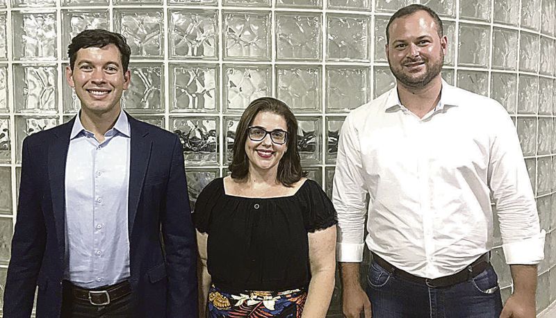 Arnaldinho com Letícia: ela anunciou criação de novo centro de referência (Foto: Divulgação)