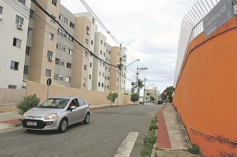 Rua Castro Alves, no bairro São Diogo I, na Serra, onde assaltos são constantes e assustam moradores da região (Foto: Kadidja Fernandes/ AT)