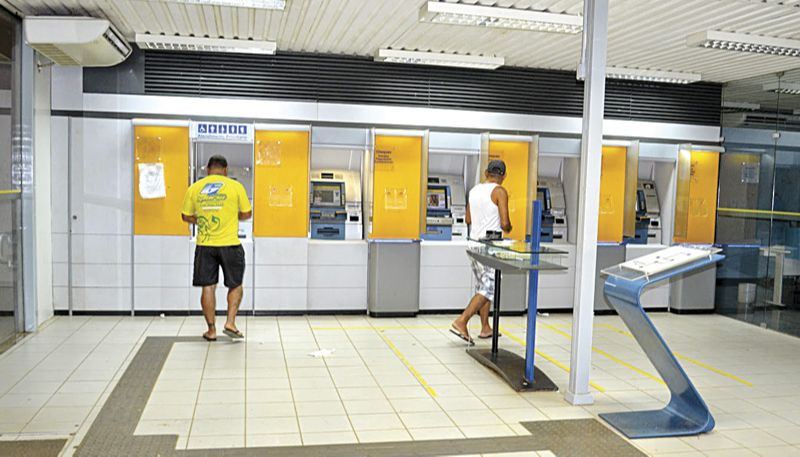 Caixas eletrônicos de agências bancárias estão entre as opções para os clientes durante o feriado de Ano Novo (Foto: Divulgação)
