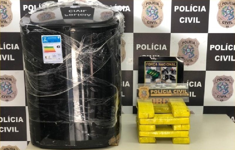 Cerca de 8 quilos de maconha estavam escondidas no motor do eletrodoméstico (Foto: Divulgação)