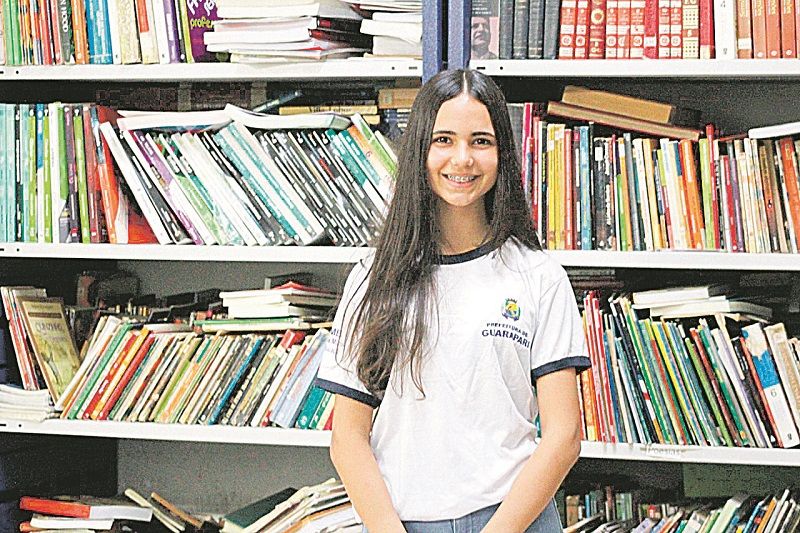 Eliza Rangel Zuccon, 15 anos, garantiu o 2º lugar na categoria intermediário na Olimpíada de Inglês (Foto: Roberta Bourguignon)