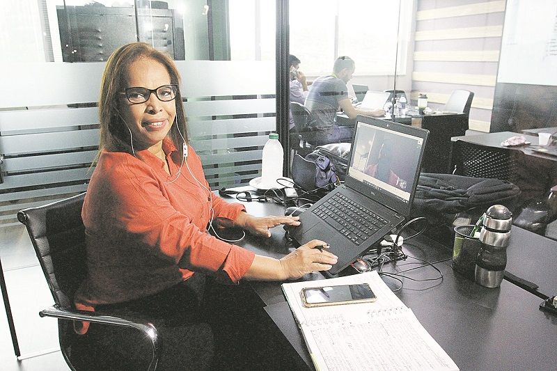 Com uma experiência de 24 anos de trabalho, Márcia Probster, 51, é gerente de relacionamento com o cliente de uma empresa de tecnologia em sistemas de gestão (Foto: Leone Iglesias/ AT)