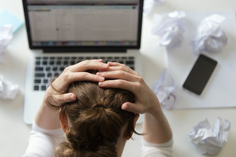 Estresse no trabalho leva 25 mil ao médico todo mês no Estado (Foto: Freepik)