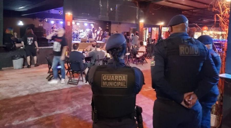 Covid-19: Um estabelecimento interditado e nove fechados durante fiscalização (Foto: Divulgação/PMVV)