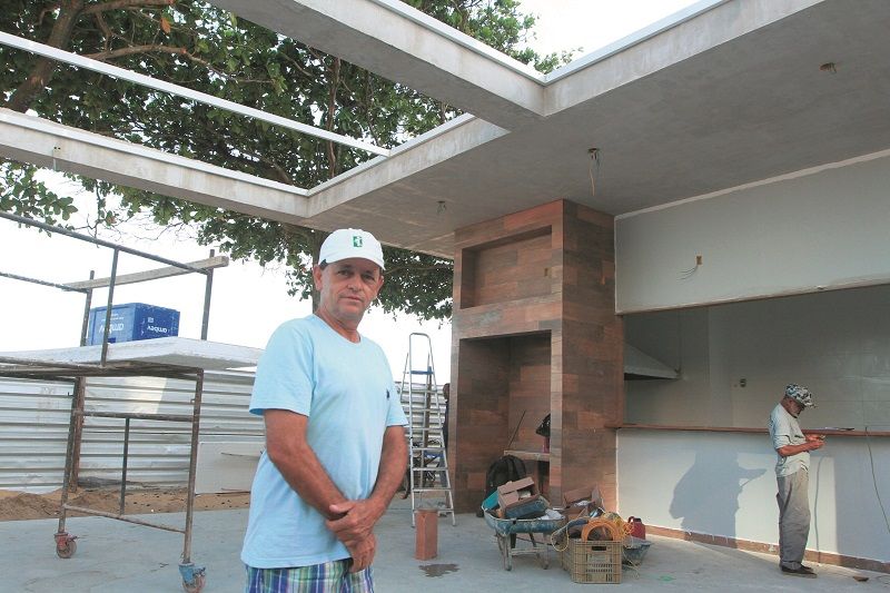Jajá planeja reinaugurar o seu quiosque, em Itaparica, no próximo dia 20 (Foto: Kadidja Fernandes/AT)