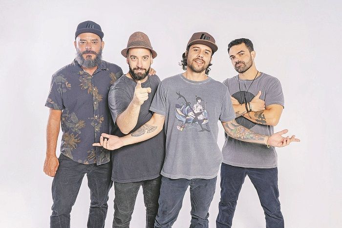 A banda Macucos traz também música eletrônica, rimas de rap e até reggaetown em novo trabalho (Foto: Divulgação)