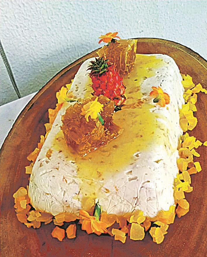 Melba de damasco do chef Júnior Norbim, em Itaparica. (Foto: Divulgação)
