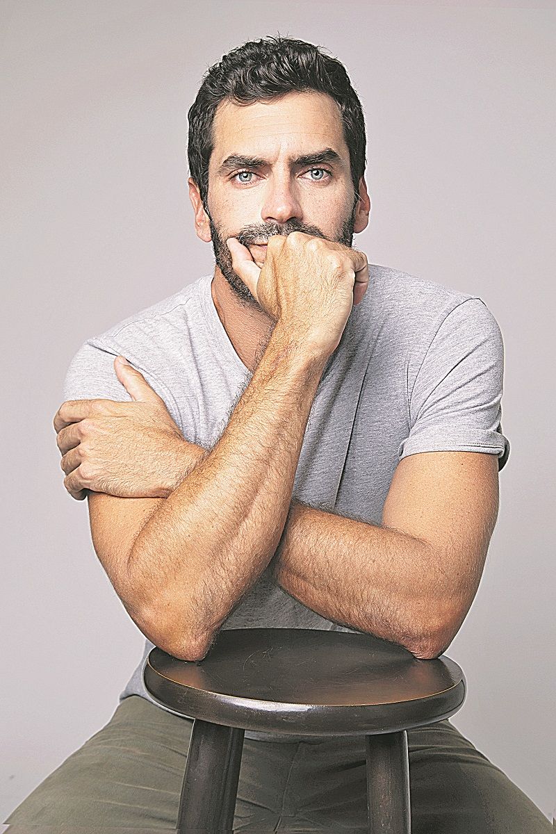 Nikolas: "Envelhecer, crescer e mudar são os maiores presentes a vida”. (Foto: Carlos Salles/Divulgação)