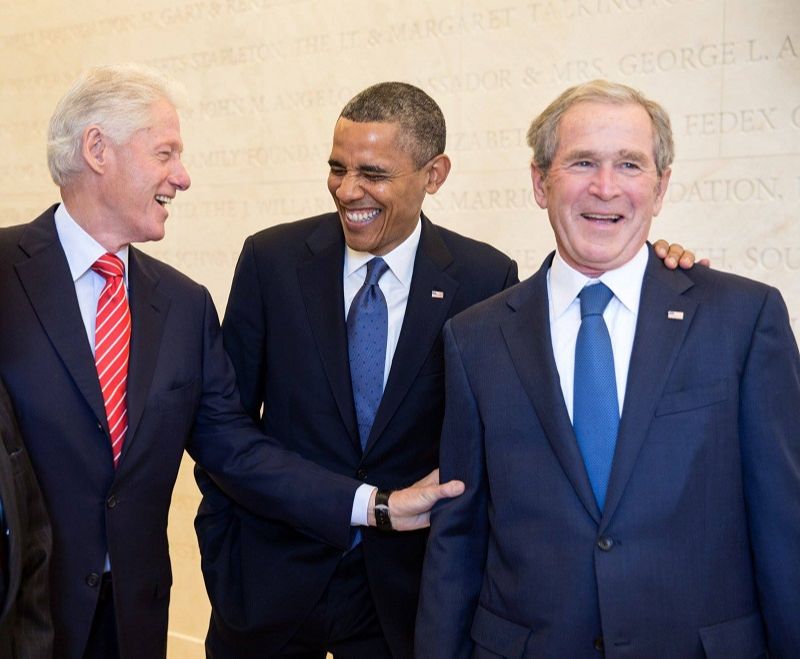 Obama, Bush e Clinton se ofereceram para tomar a vacina (Foto: Reprodução/Facebook)