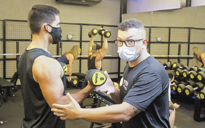 O personal trainer e educador físico Patrick Paraguassú avisa: "É correr contra o tempo para se preparar" (Foto: Leone Iglesias/AT)