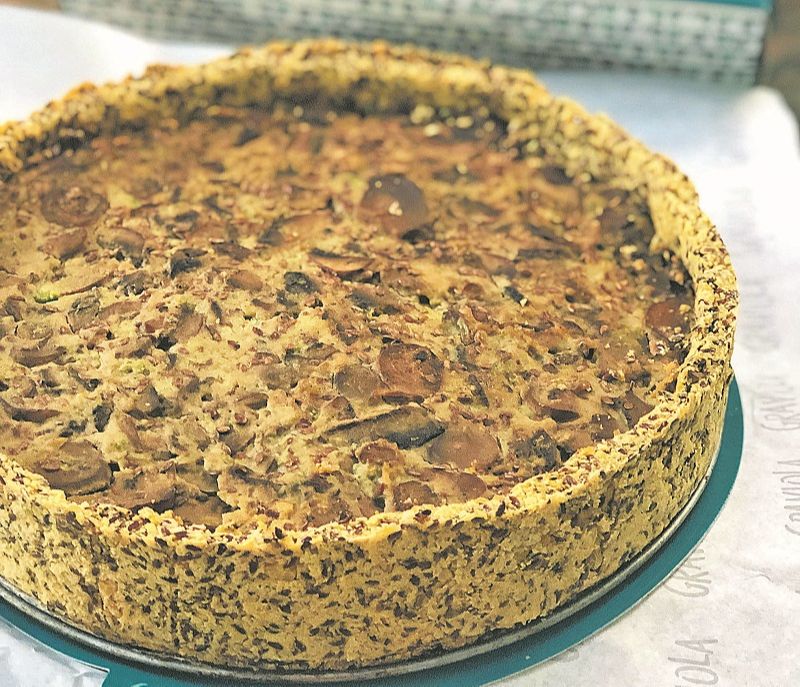 Quiches com cogumelos e homus da Casa Graviola, na Praia do Canto. (Foto: Divulgação)
