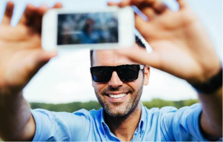 Selfies em locais de perigosos virou tendênca (Foto: Pixabay)