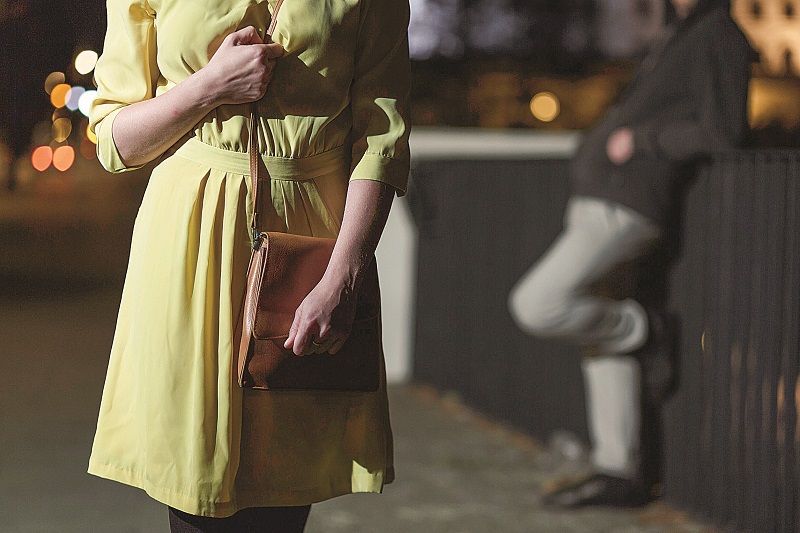 Simulação de perseguição de homem a mulher: casos aumentaram durante a pandemia, dizem advogados (Foto: Thinkstock)