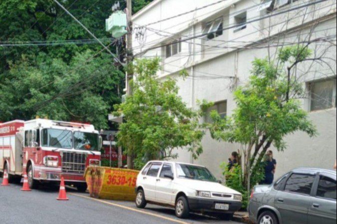 Pacientes foram removidos imediatamente do setor, os funcionários foram retirados do local (Foto: Reprodução/Facebook)