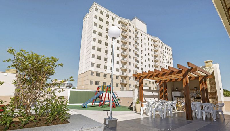 Via Jardins em Morada de Laranjeiras, na Serra, com apartamentos de um ou dois quartos, a partir de R$ 176.500,00. Lazer tem playground, churrasqueiras e piscina (Foto: Metron)