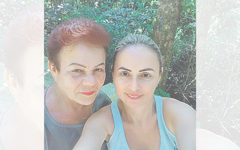 Zilma Checon, com a filha Zilmara, deixou o hospital nesta semana. "Foram dias de angústia e aflição", conta a filha (Foto: Acervo pessoal)
