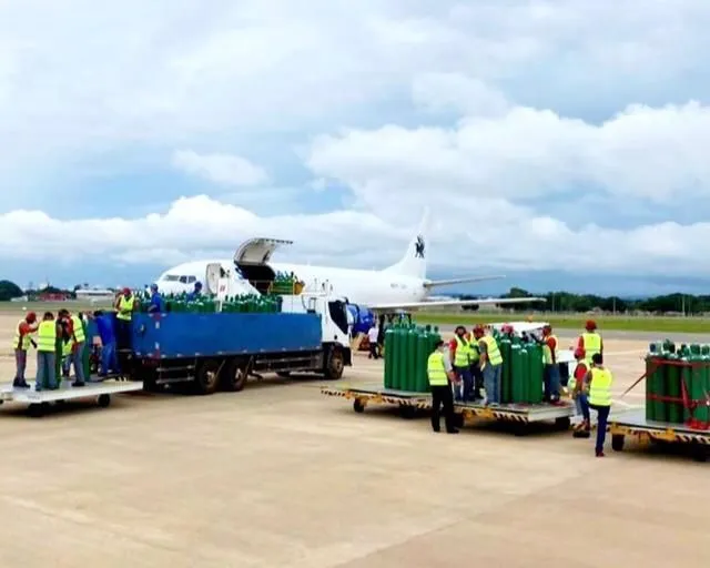 Avião com carga enviada por Gusttavo Lima chegou a Manaus na tarde deste sábado (18)