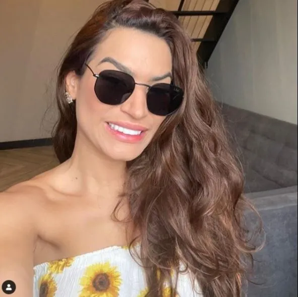 Imagem ilustrativa da imagem Raissa Barbosa anuncia fim de relacionamento com Lucas Selfie
