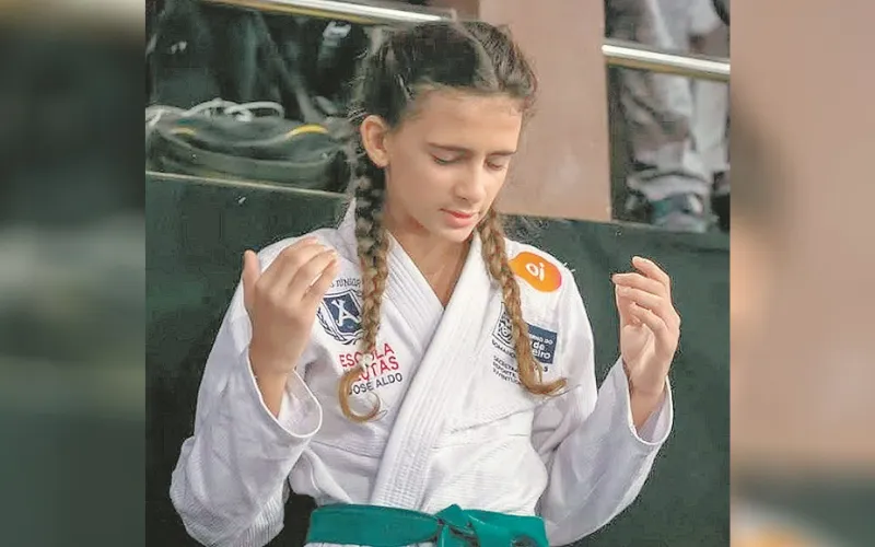 Imagem ilustrativa da imagem Menina de 14 anos segue passos do pai no MMA