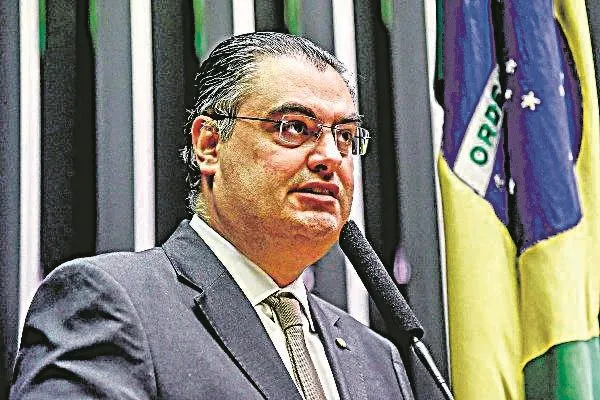Imagem ilustrativa da imagem Dinheiro público em termelétrica é herança do PT