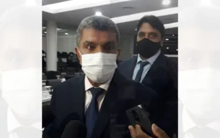 Imagem ilustrativa da imagem Tesoura nas primeiras medidas