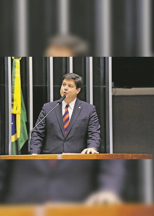 
          Imagem ilustrativa da imagem Bolsonaro terá de arbitrar disputa entre ministros
          