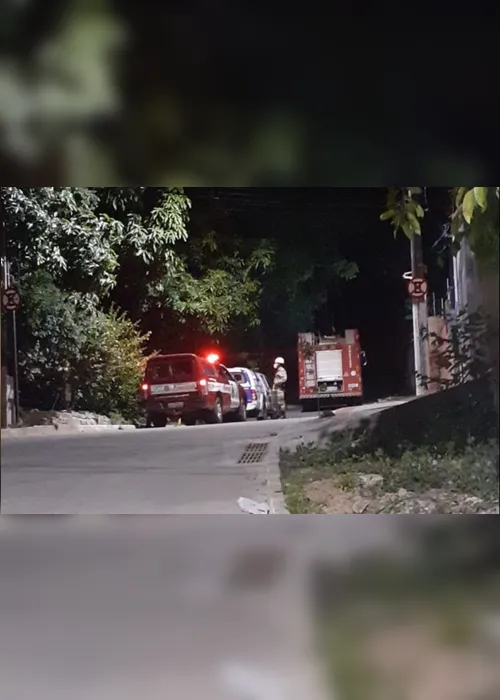 Imagem ilustrativa da imagem Inspetor penitenciário é baleado no Morro do Moreno e corre risco de ficar paraplégico