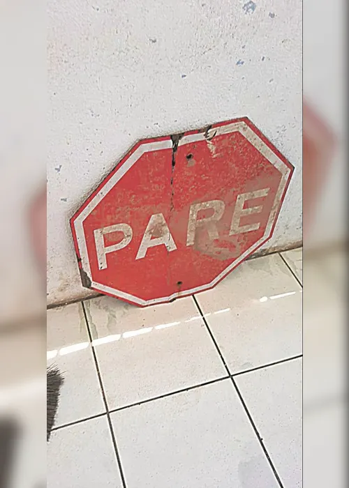 
          Imagem ilustrativa da imagem Buracos na orla
          