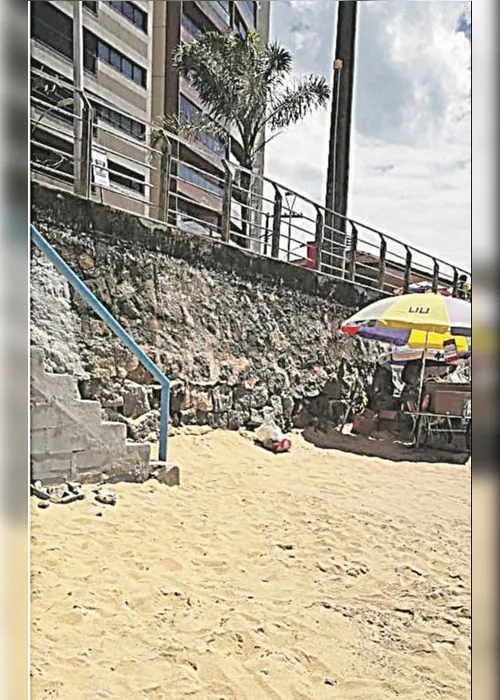 
          Imagem ilustrativa da imagem Sujeira acumulada em praia
          