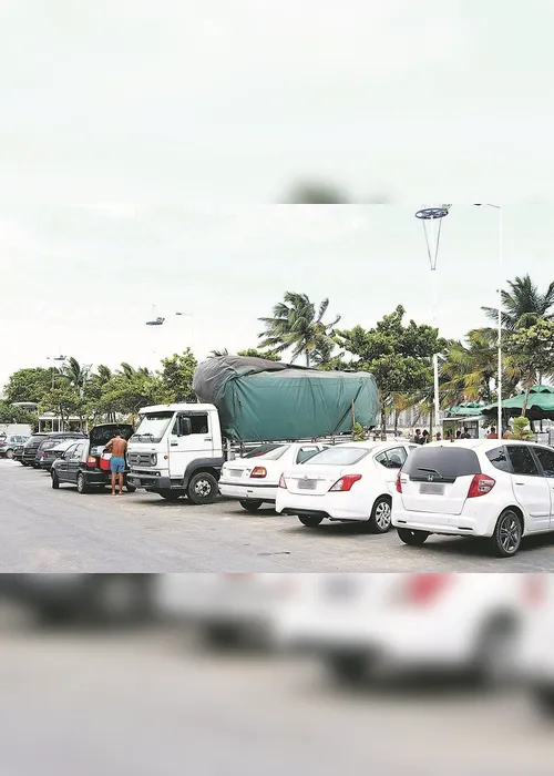 
          Imagem ilustrativa da imagem Buracos dificultam circulação
          