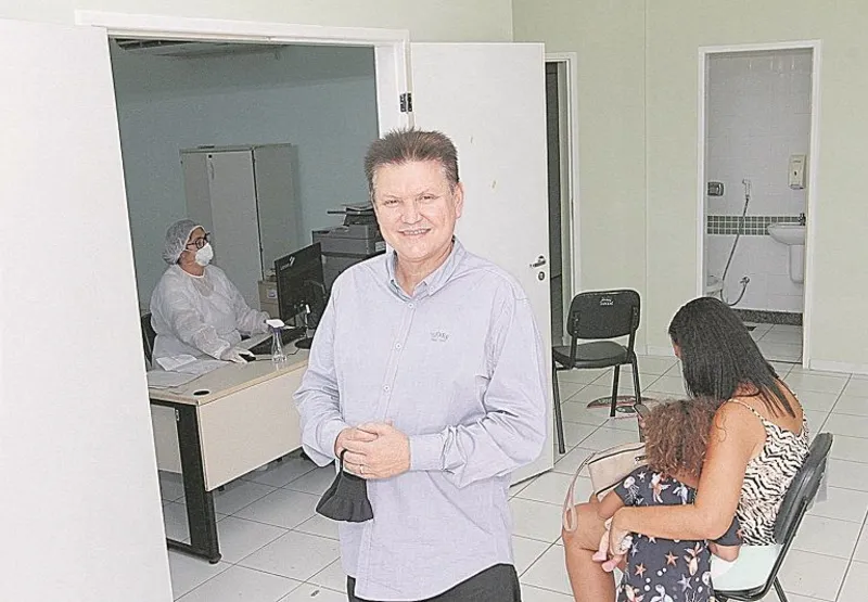 Euclério Sampaio anunciou que os pacientes poderão fazer as suas consultas nas próprias redes credenciadas