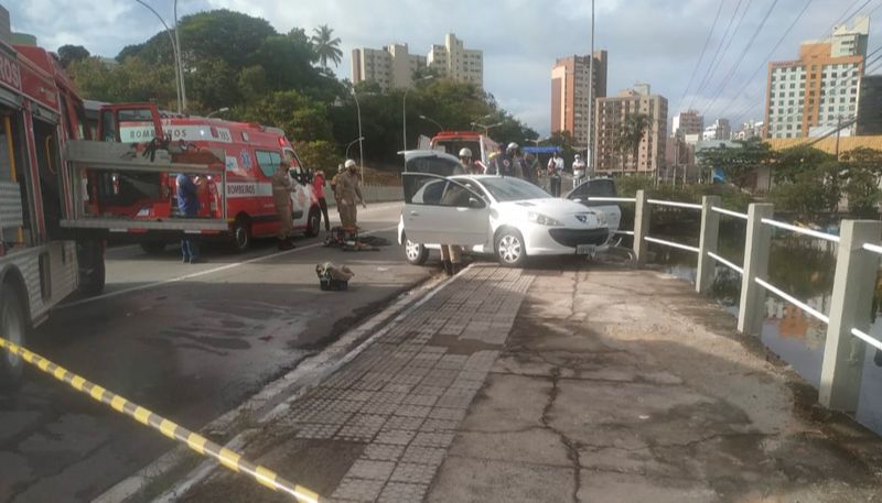 Acidente foi registrado na manhã deste sábado (Foto: Kananda Natiely / AT)