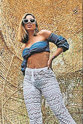 Anitta optou por modelo discreto (Foto: Instagram)