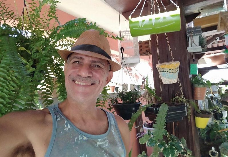 O artesão Kléber Wilton Neri Nascimento, de 58 anos, foi encontrado morto dentro de casa (Foto: Acervo Pessoal)