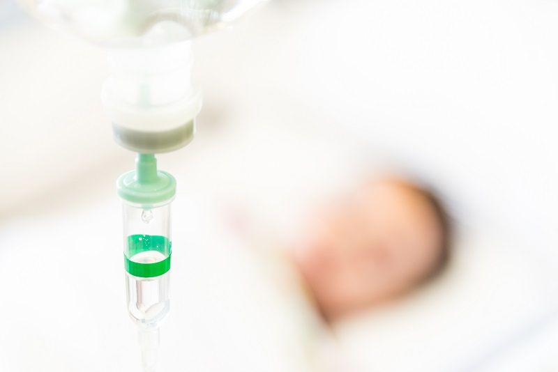 Bebê internado em hospital (Foto: Freepik)