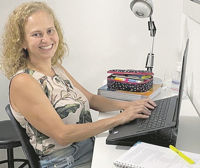 Quem já está se preparando para a seleção do INSS é a administradora Claudia Leticia Merçon Fernandes, de 47 anos. (Foto: Divulgação)