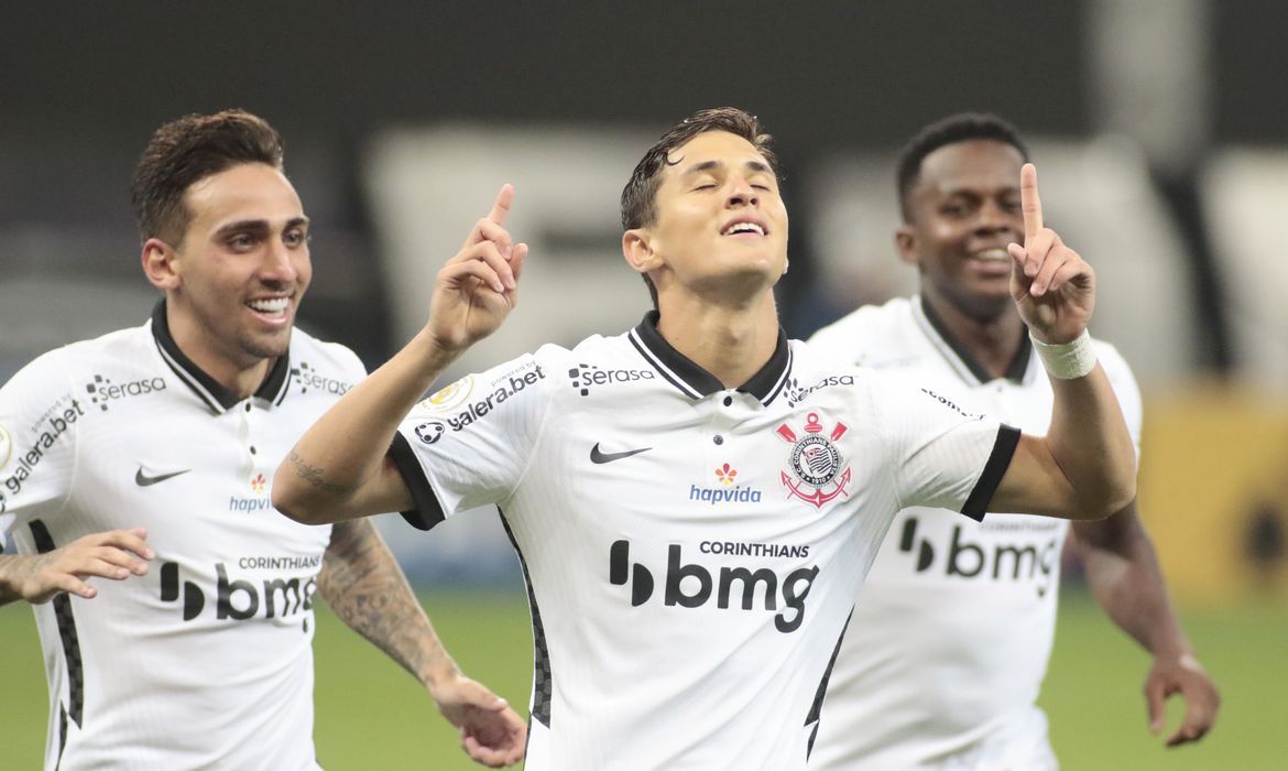 Jogadores comemoram vitória contra o Sport (Foto: Rodrigo Coca/ Agência Corinthians/ Divulgação)