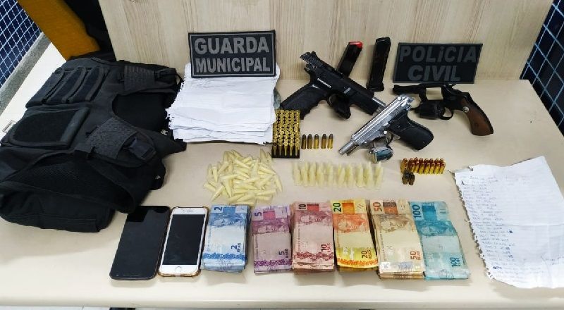 O criminoso invadiu pelo menos 10 residências para tentar fugir de uma operação da Guarda Municipal e Delegacia de Homicídios (Foto: Divulgação)