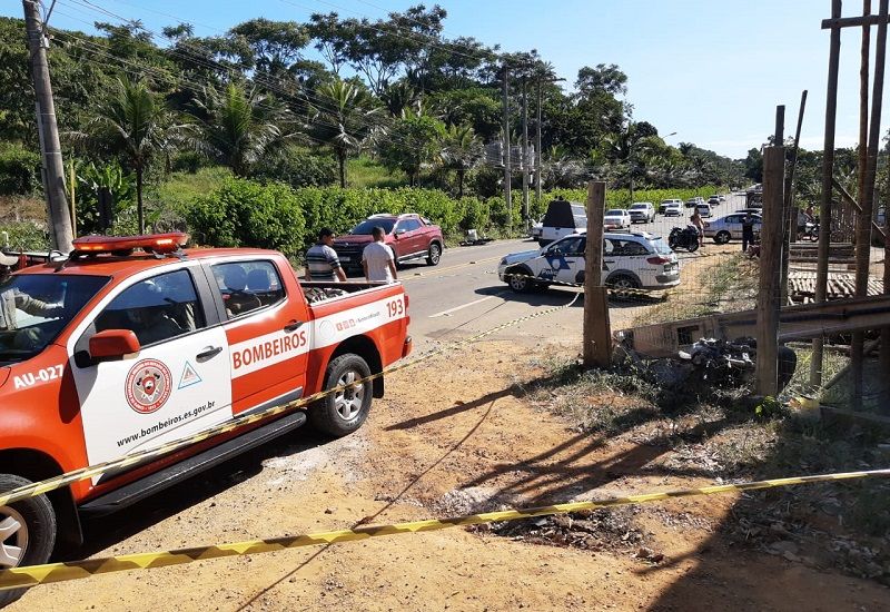 O acidente aconteceu nesta terça-feira (12) próximo a entrada de Iriri, em Anchieta (Foto: Divulgação)