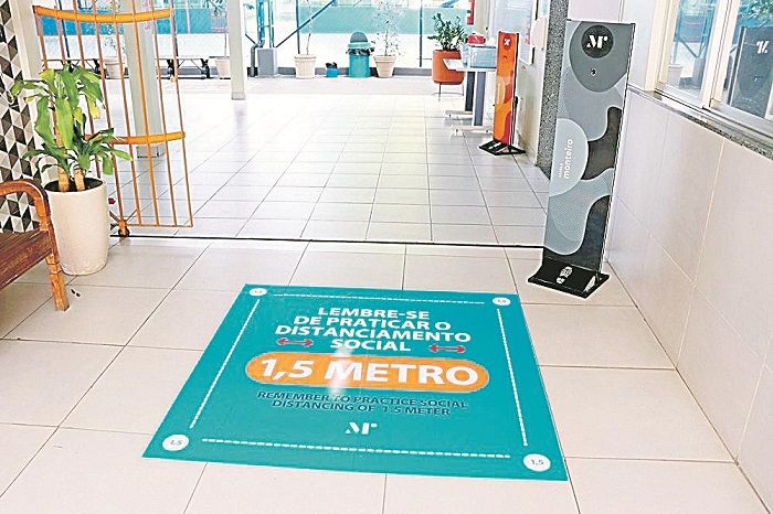 Colégio prepara ambientes para a chegada de alunos e professores: distanciamento e álcool em gel são indispensáveis para o retorno (Foto: Divulgação)