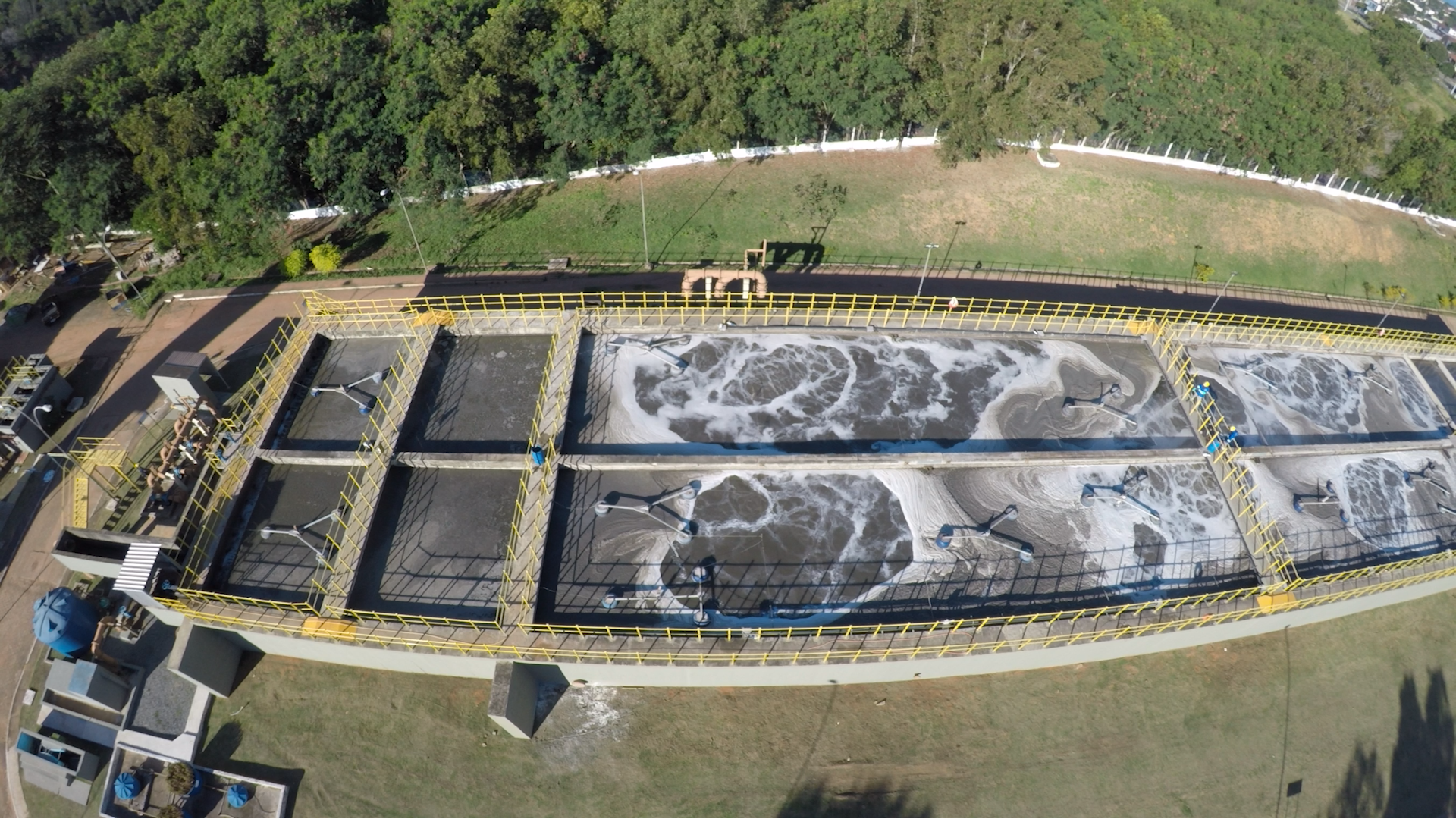 A estação de tratamento garante que o efluente seja devolvido ao ambiente sem prejuízo à população e à natureza.