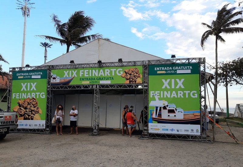 A feira foi interditada em cumprimento aos decretos estadual e municipal (Foto: Roberta Bourguignon)