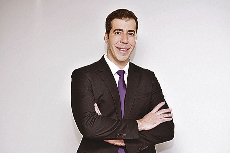 Gustavo Rezende, diretor comercial da Grand Construtora, comemora vendas do último lançamento de 2020, e prevê quatro novos empreendimentos em 2021 (Foto: Cloves Louzada / Divulgação)