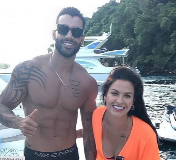 Gusttavo Lima e Andressa Suíta fizeram passeio de barco em Angra dos Reis. (Foto: Reprodução/Instagram)