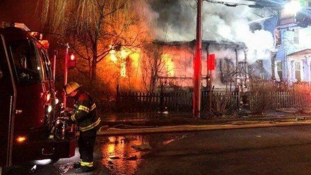 Templo foi destruído por incêndio criminoso (Foto: Reprodução)