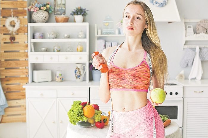 Jovem exibe boa forma: especialistas são unânimes ao recomendar atividade física e reeducação alimentar (Foto: Freepik)
