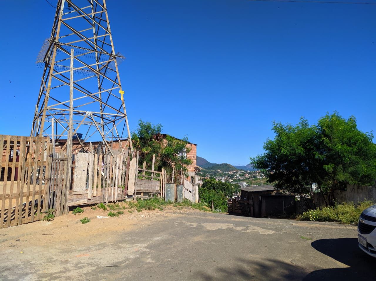 Jovem levou sete facadas na cabeça e andou até Pronto Atendimento (Foto: Júlia Afonso)